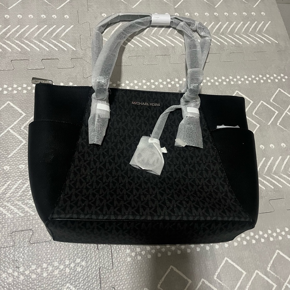 Michael kors tote